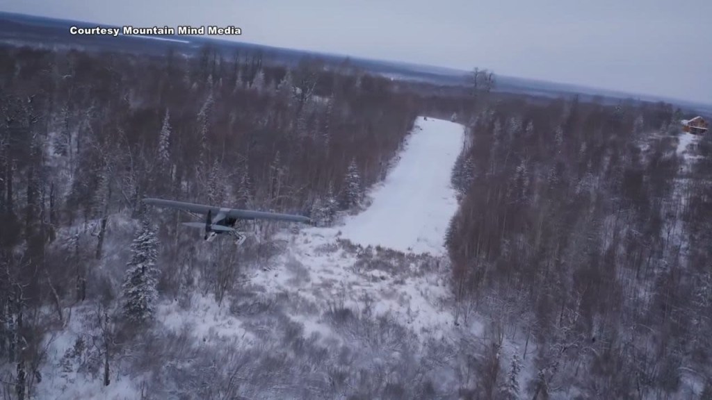 Estos habitantes de Alaska no tienen acceso a carreteras. Así es como consiguen sus pavos para el Día de Acción de Gracias