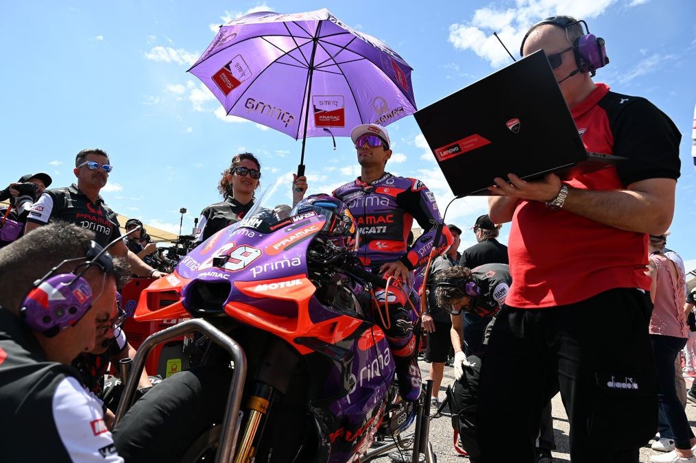 El piloto Jorge Martín, listo para hacer historia en la final de la temporada de MotoGP imagen-8