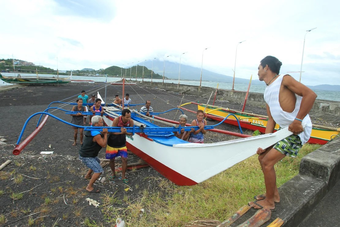 Filipinas se recupera tras el tifón Man-yi, la cuarta gran tormenta que azota el país en las últimas dos semanas imagen-9