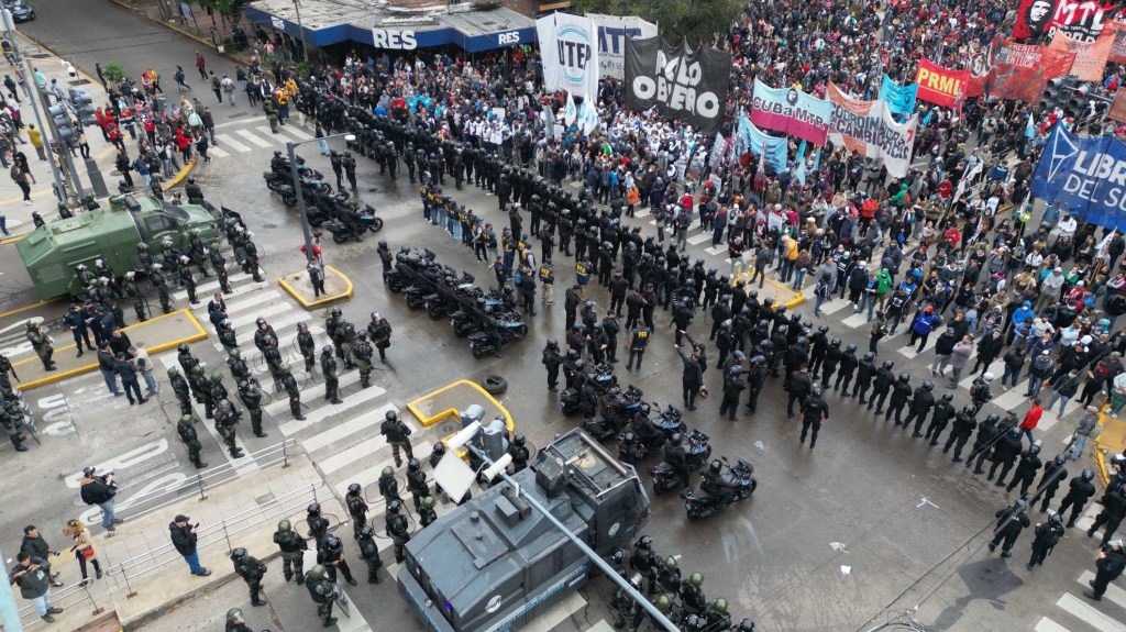 En Argentina aumenta la pobreza y el desempleo, pero se reducen las protestas