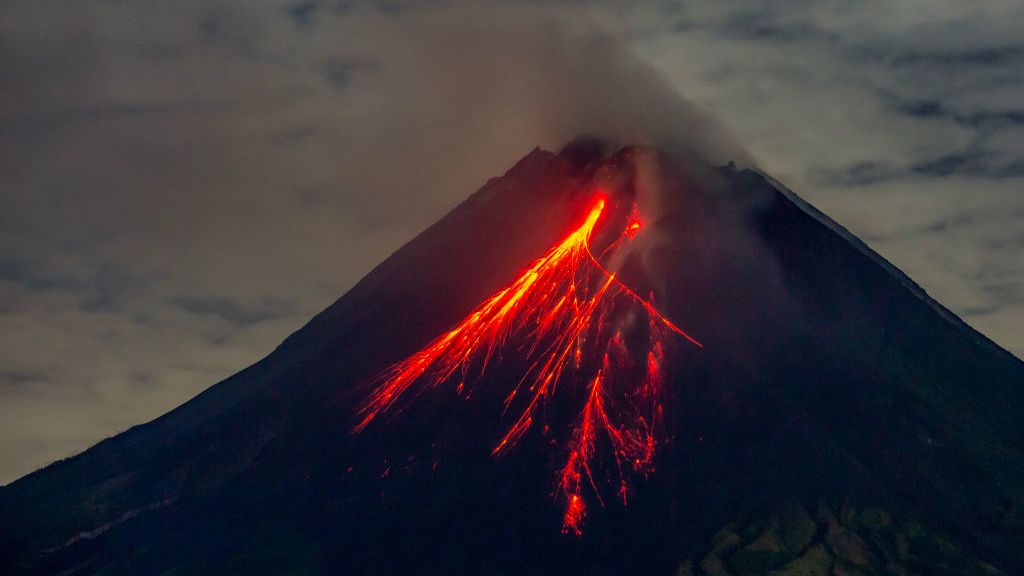 Imágenes aéreas captan la erupción de lava en Islandia