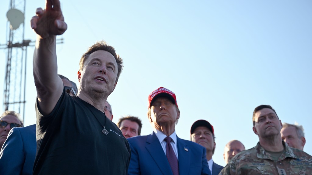 Trump acompaña a Elon Musk en el lanzamiento de SpaceX en Texas