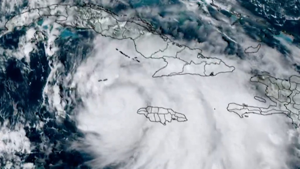 Imágenes satelitales muestran la llegada del huracán Rafael a Cuba