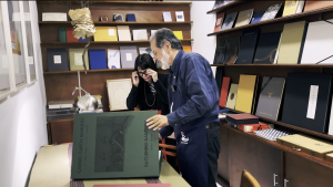 Taller de artes gráficas muestra obras impresas de García Márquez y Vargas Llosa creadas por artistas visuales