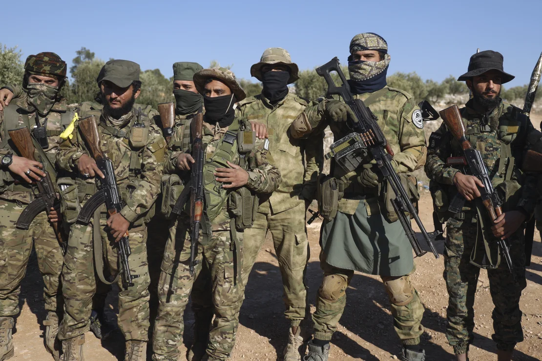 Rebeldes afirman haber entrado en la segunda ciudad más grande de Siria imagen-6