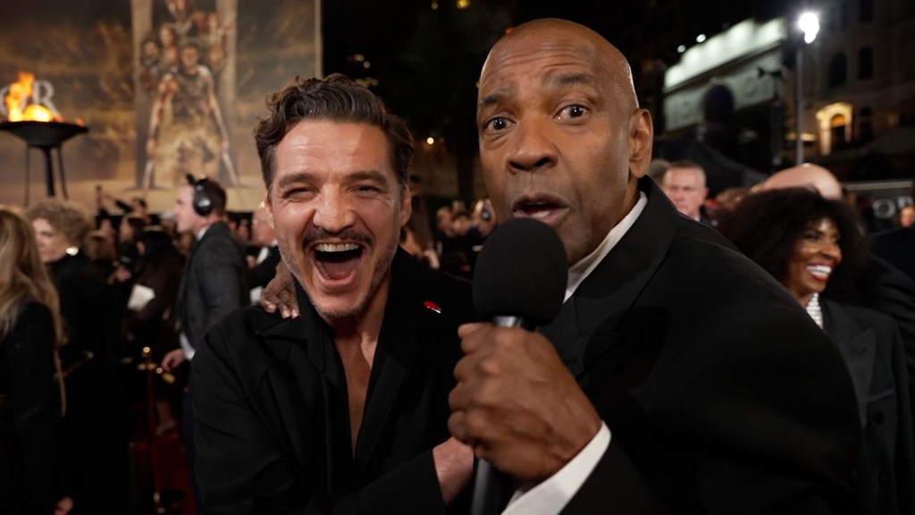 El divertido momento entre Pedro Pascal y Denzel Washington en el estreno de “Gladiator 2”