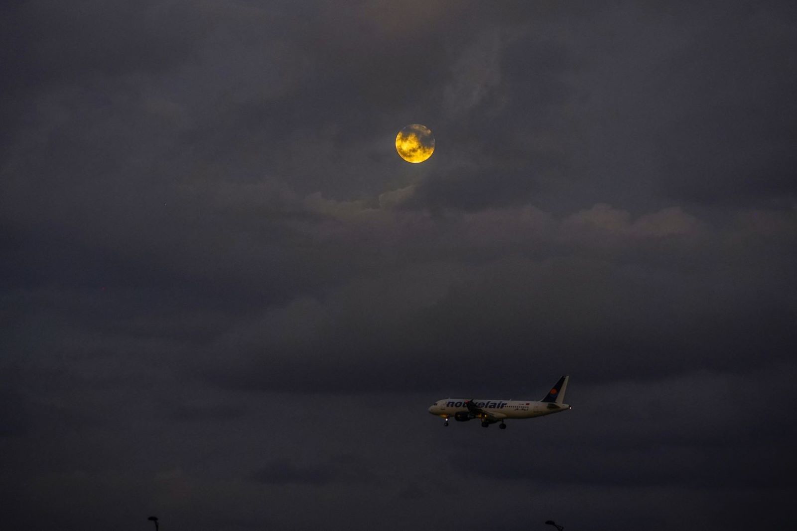 FOTOS | La súperluna de noviembre ilumina el cielo imagen-18