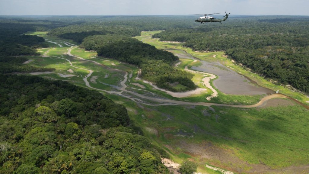 Mira la dramática aparición de dunas de arena en el río Amazonas por los efectos del cambio climático