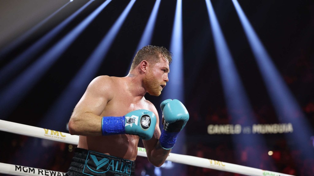 ¿Cuánto tiempo necesitó "Canelo" Álvarez estar ene el ring para comprar un Ferrari del año?