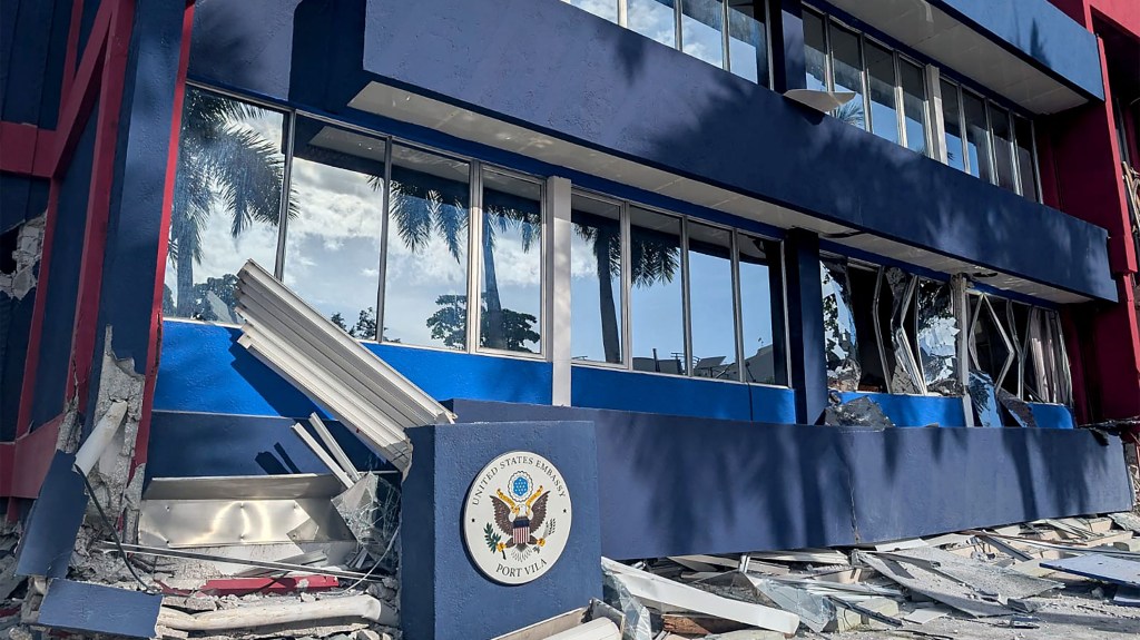 Terremoto en Vanuatu deja graves daños en la Embajada de EE.UU.