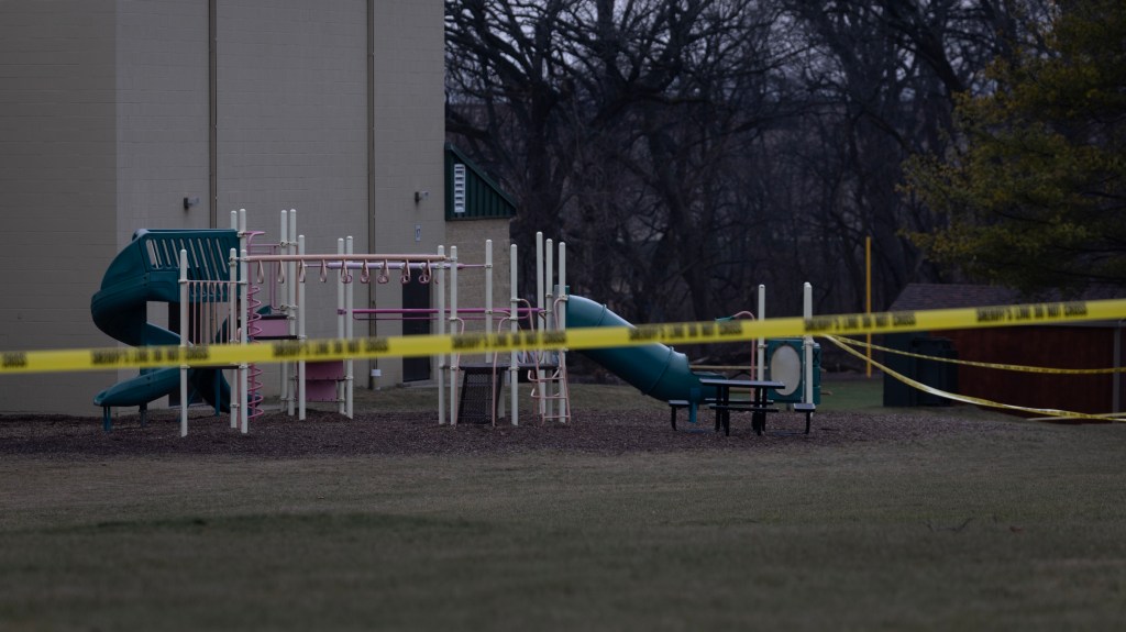 El extraño caso de Wisconsin: un tiroteo en una escuela por una atacante femenina