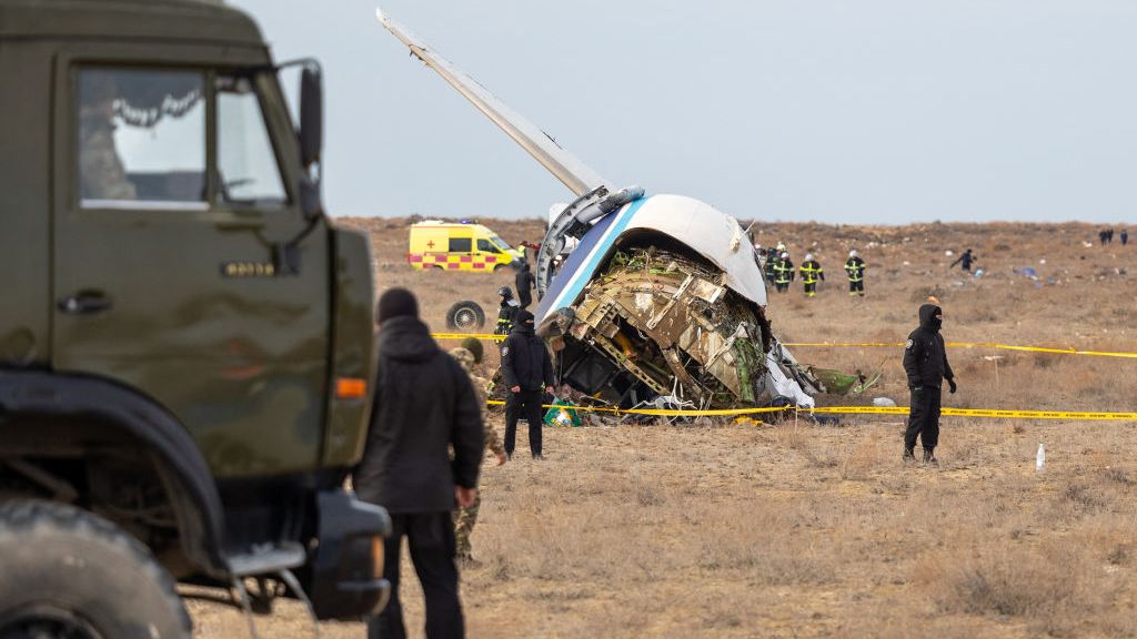 Escucha el testimonio de un sobreviviente del avión de Azerbaijan Airlines