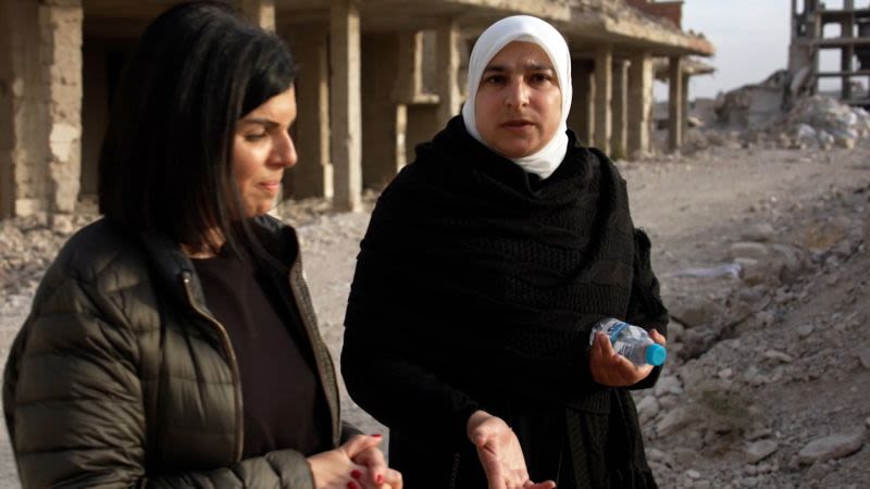 Una mujer siria reflexiona sobre las pérdidas sufridas bajo el régimen derrocado