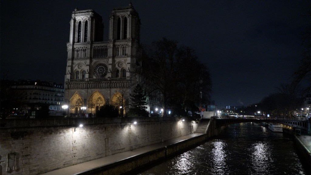 Así se escucha el villancico “Noche de paz” en la restaurada catedral de Notre Dame