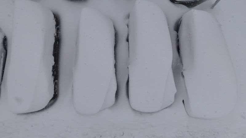 Casi dos millones de personas siguen bajo alerta por nieve de efecto lago en EE.UU.