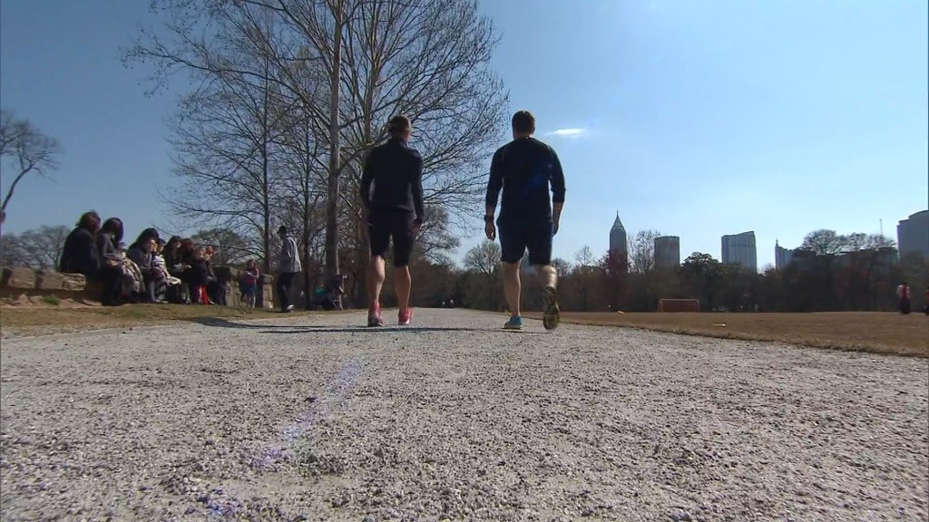 Estudio muestra la importancia de caminar para prevenir los dolores de espalda