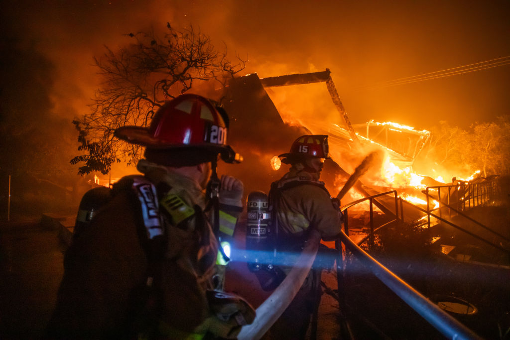 Resumen de noticias de los incendios en Los Ángeles, California este sábado 11 de enero