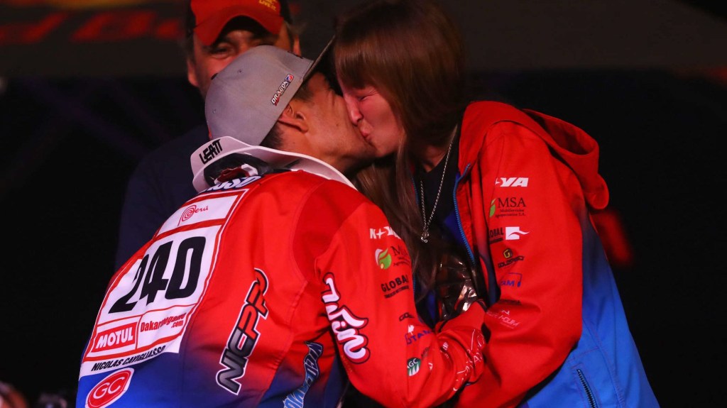 Pareja argentina de pilotos hace historia en el Rally Dakar