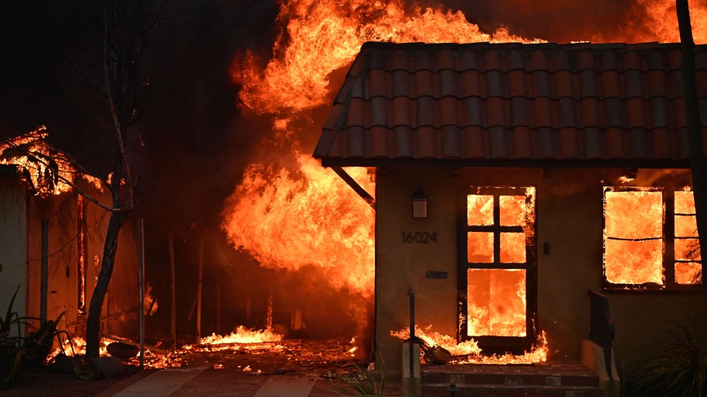 “Ya no se pudo hacer nada”: habitantes de California hablan de la pérdida de sus hogares a causa del incendio Eaton