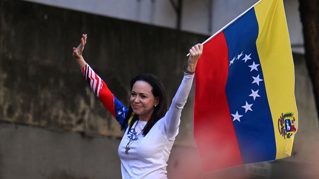 “Venezuela es libre”, dice María Corina Machado tras reaparecer en una manifestación en Caracas