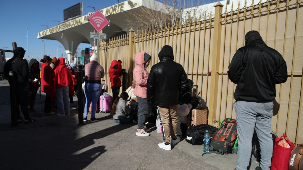 Incertidumbre en la frontera tras la cancelación de la aplicación CBP One